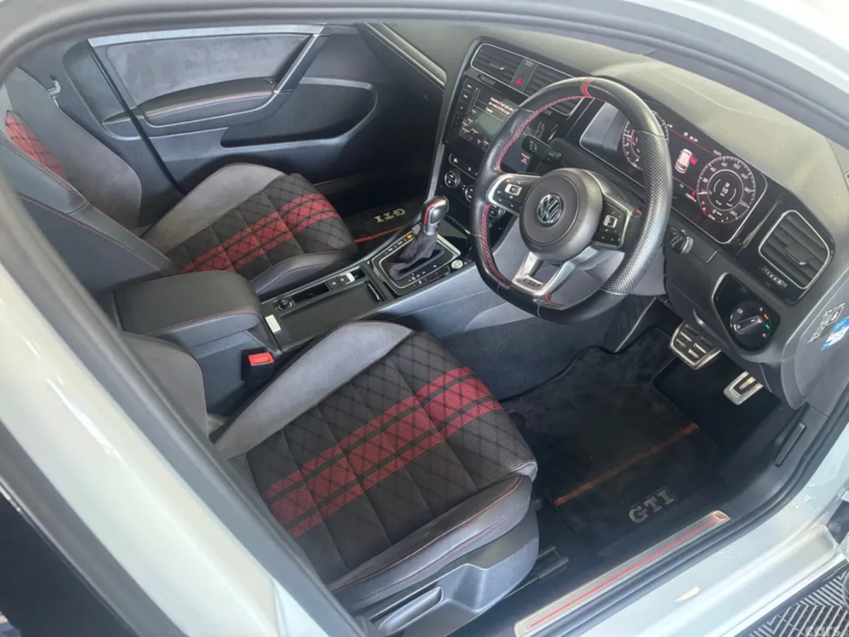 Volkswagen Golf Hatchback, Petrol, 2019, White