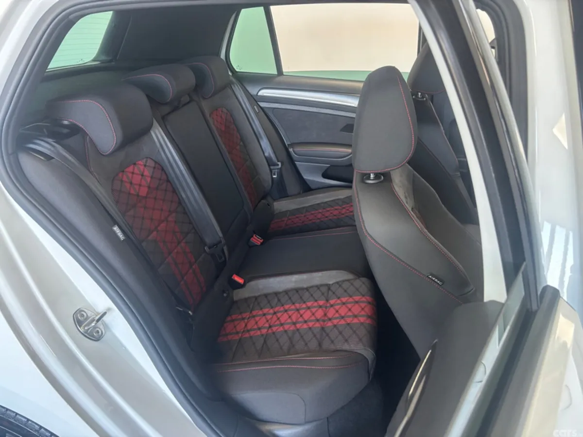 Volkswagen Golf Hatchback, Petrol, 2019, White