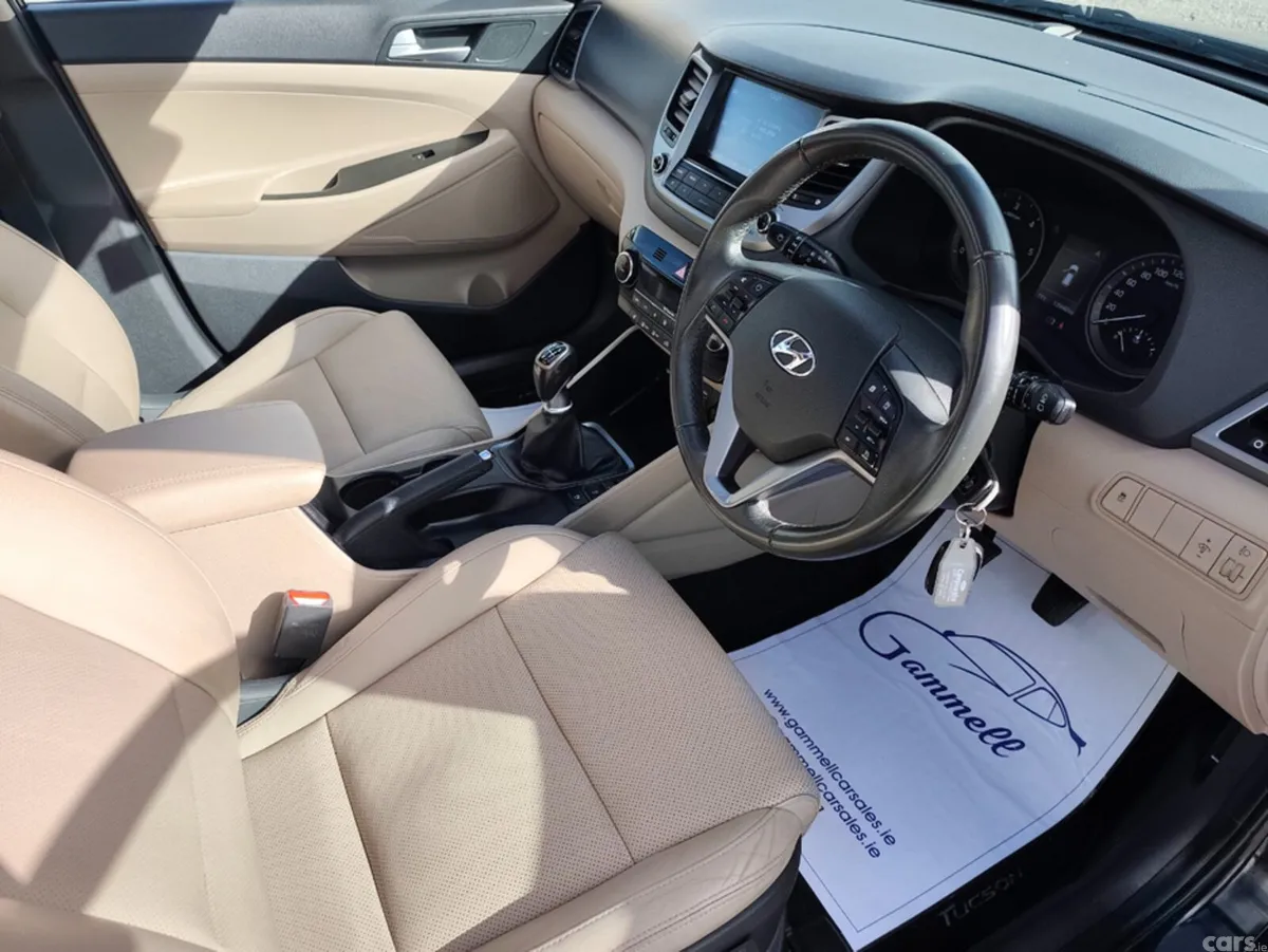 Hyundai Tucson MPV, Diesel, 2017, Black