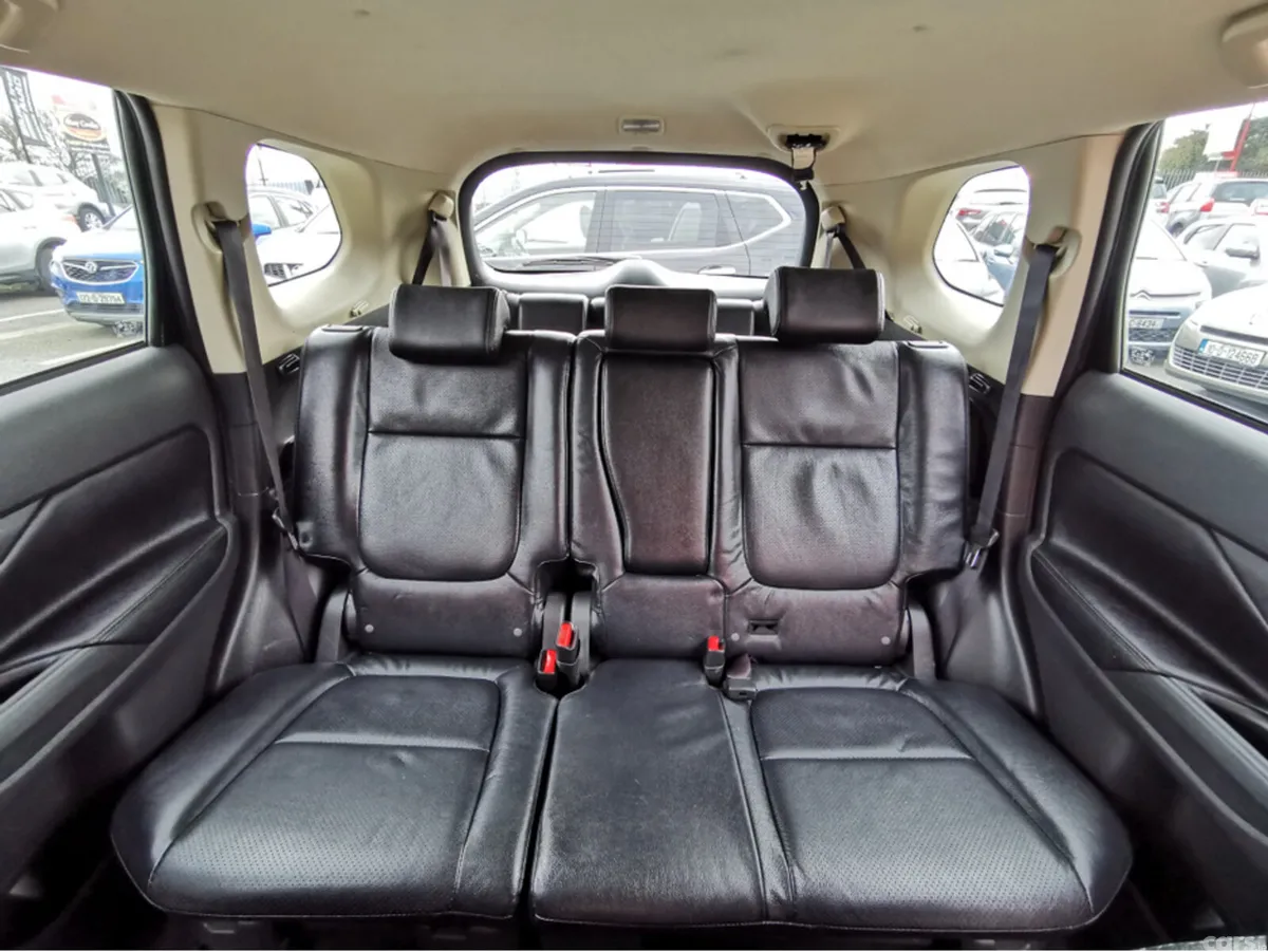 Mitsubishi Outlander Estate, Diesel, 2016, Black