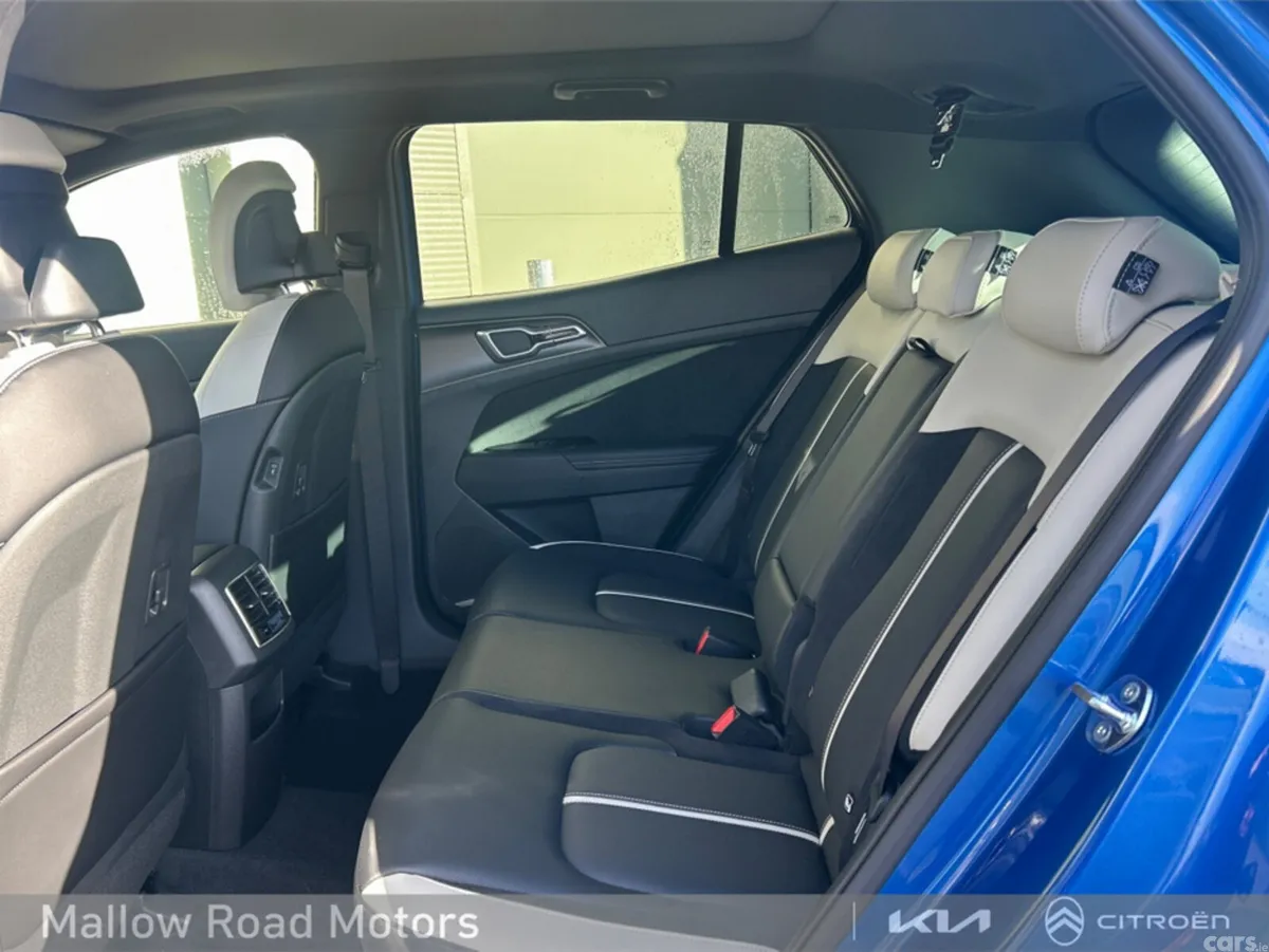 Kia Sportage MPV, Diesel Hybrid, 2026, Blue