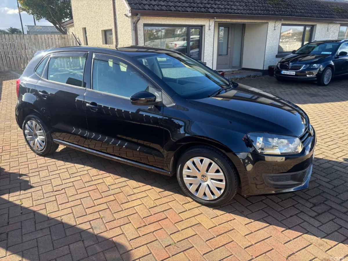 Volkswagen Polo Hatchback, Petrol, 2013, Black