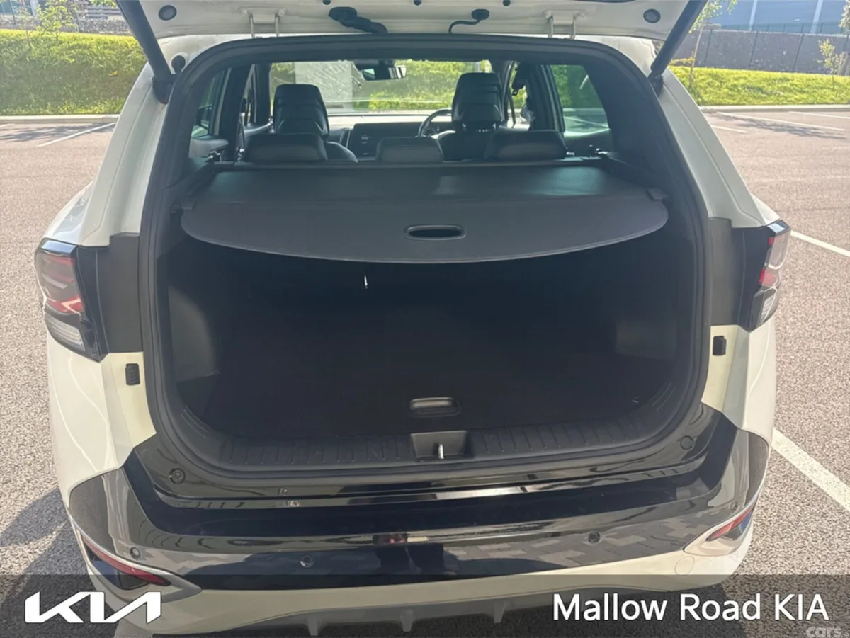 Kia Sportage MPV, Diesel Hybrid, 2022, White