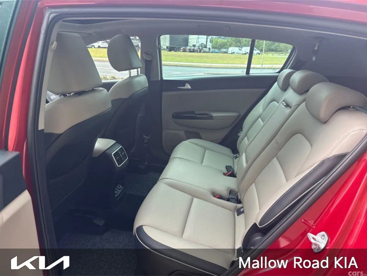 Kia Sportage MPV, Diesel, 2019, Red