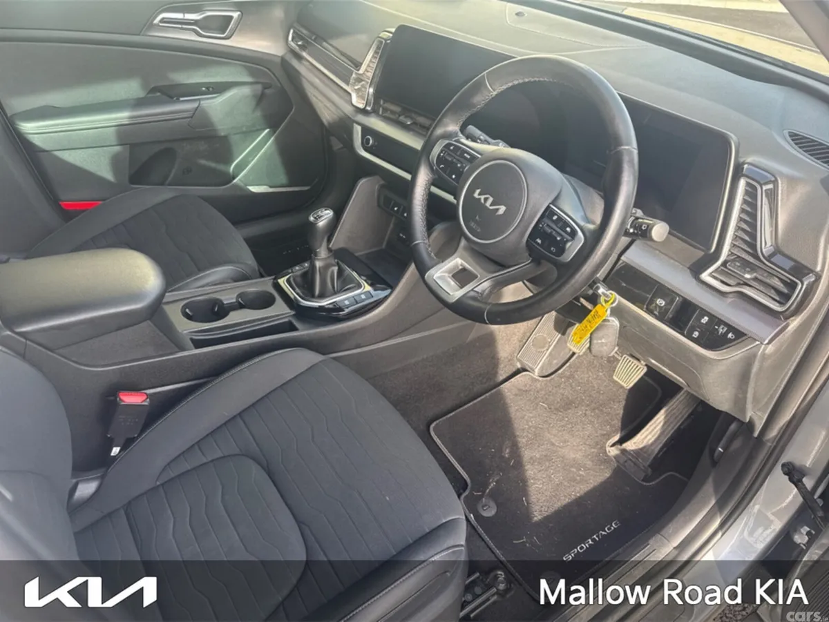 Kia Sportage MPV, Diesel, 2022, Grey