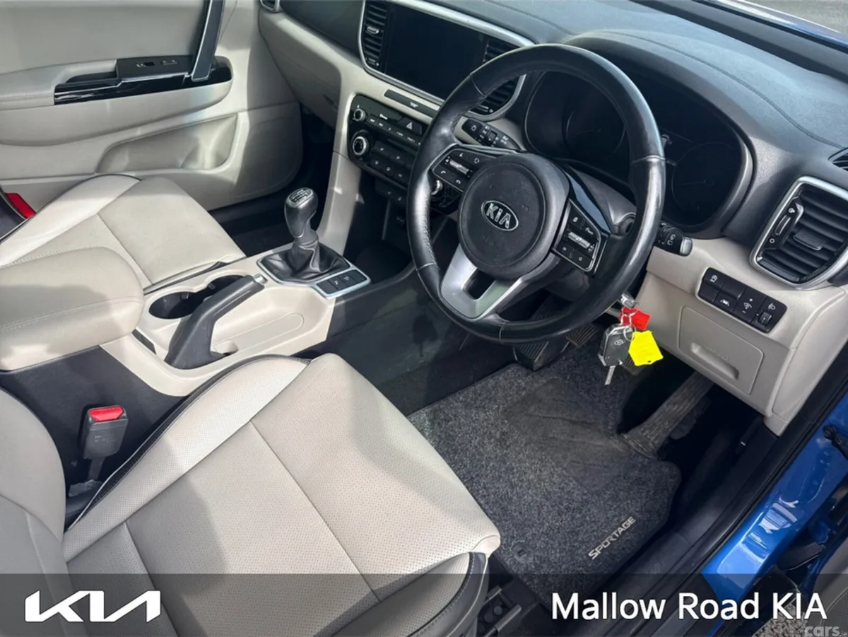 Kia Sportage MPV, Diesel Hybrid, 2021, Blue