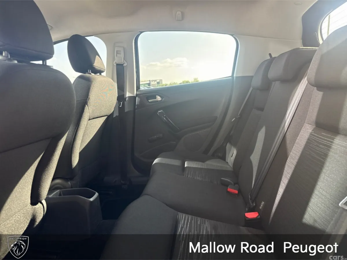Peugeot 208 Hatchback, Petrol, 2017, Black