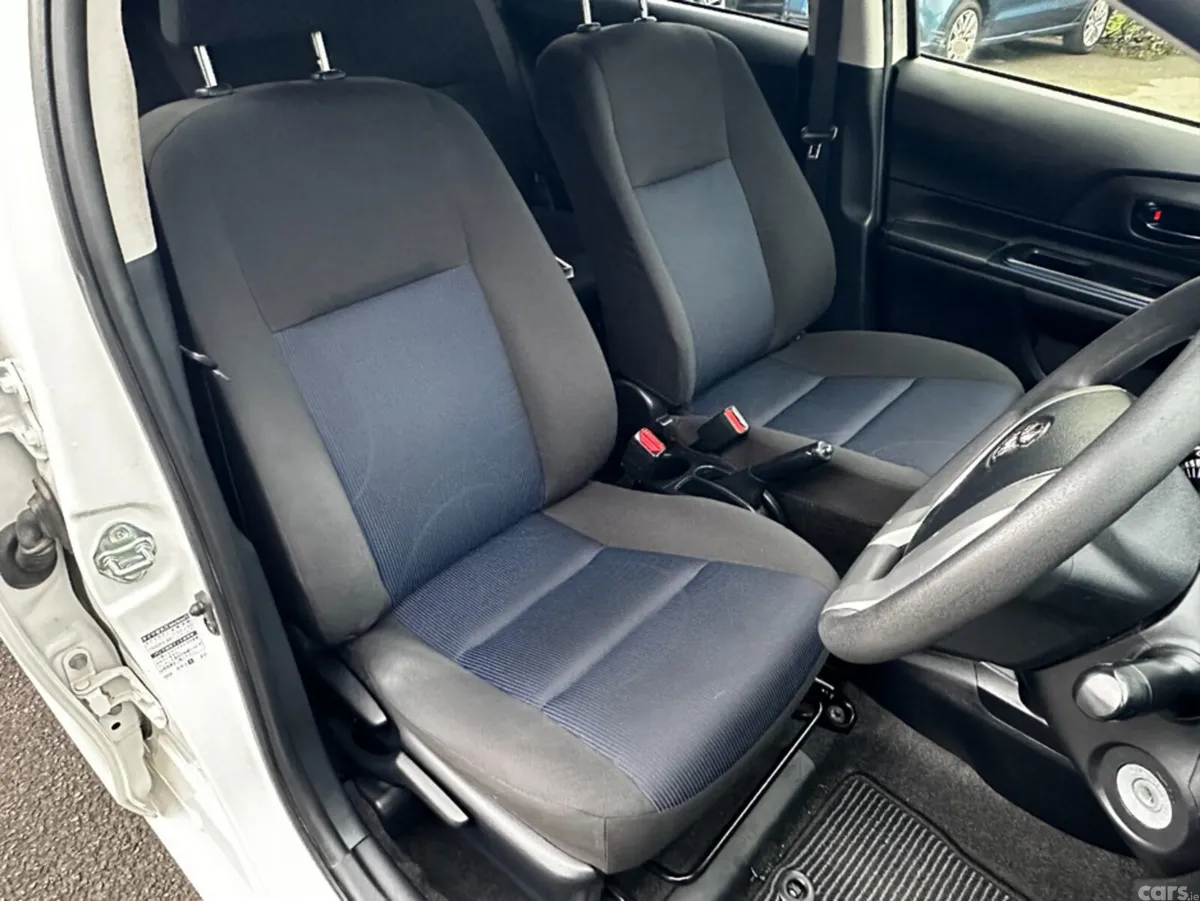Toyota Aqua Hatchback, Petrol Hybrid, 2015, White