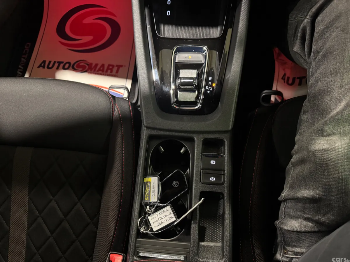 Skoda Octavia Saloon, Diesel, 2024, Black