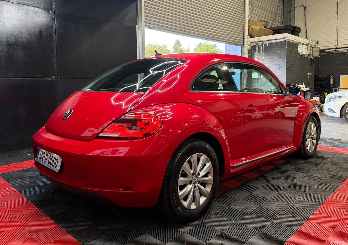 Volkswagen Beetle Hatchback, Petrol, 2013, Red