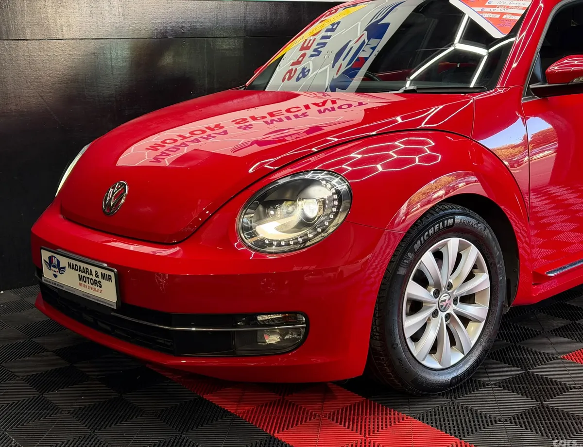 Volkswagen Beetle Hatchback, Petrol, 2013, Red