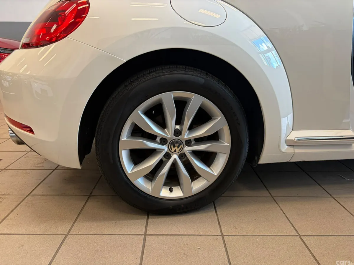 Volkswagen Beetle Hatchback, Petrol, 2013, White