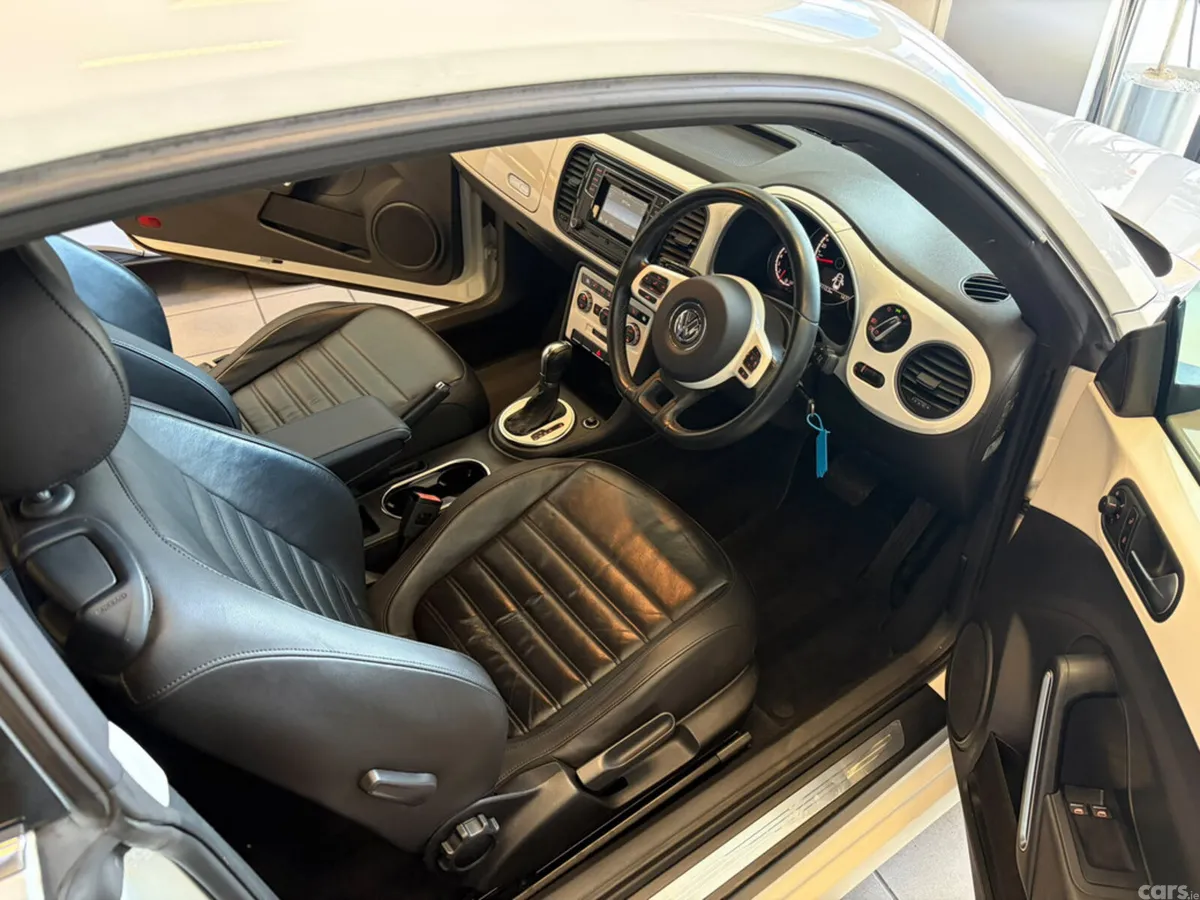 Volkswagen Beetle Hatchback, Petrol, 2013, White
