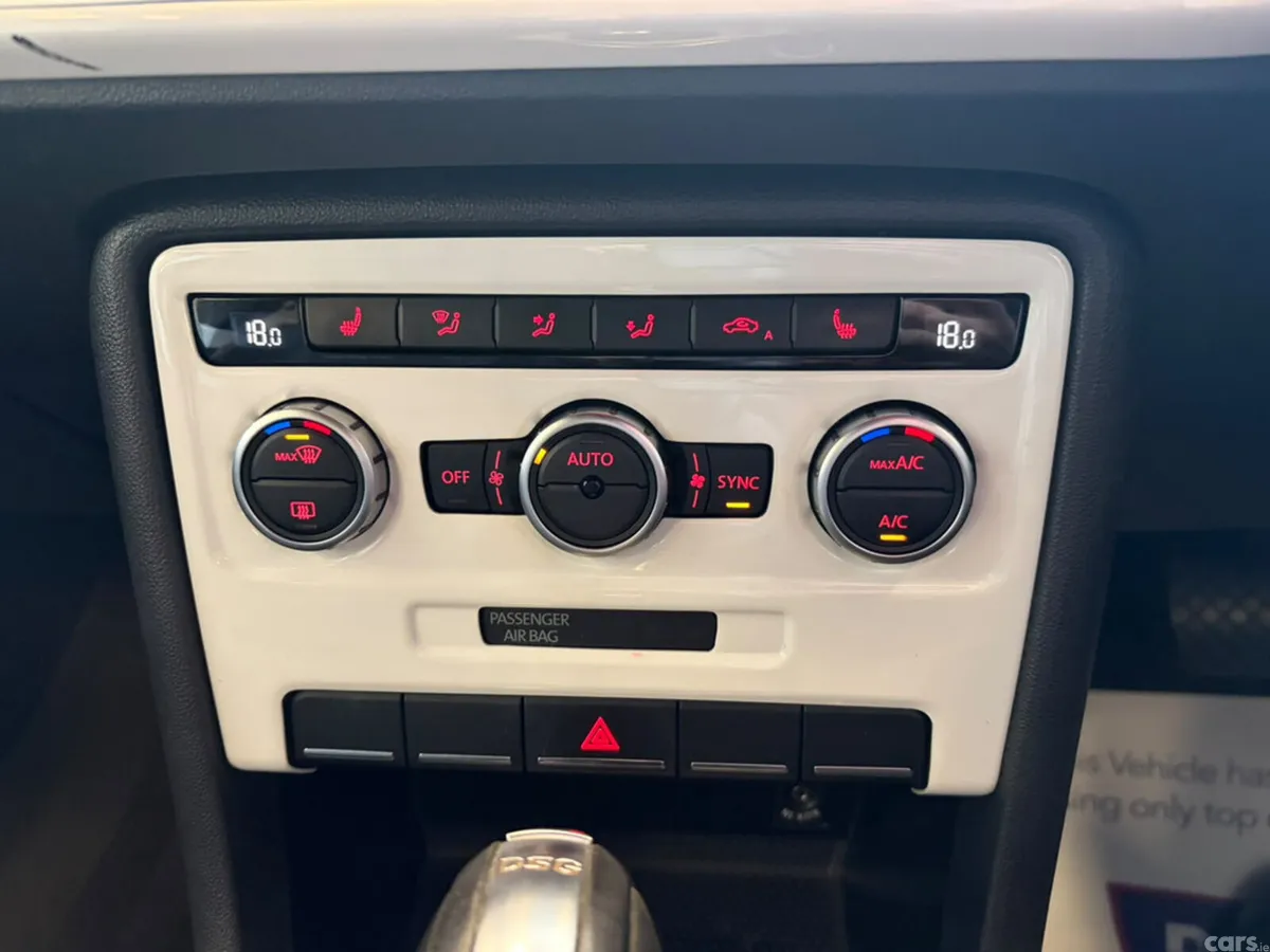 Volkswagen Beetle Hatchback, Petrol, 2013, White