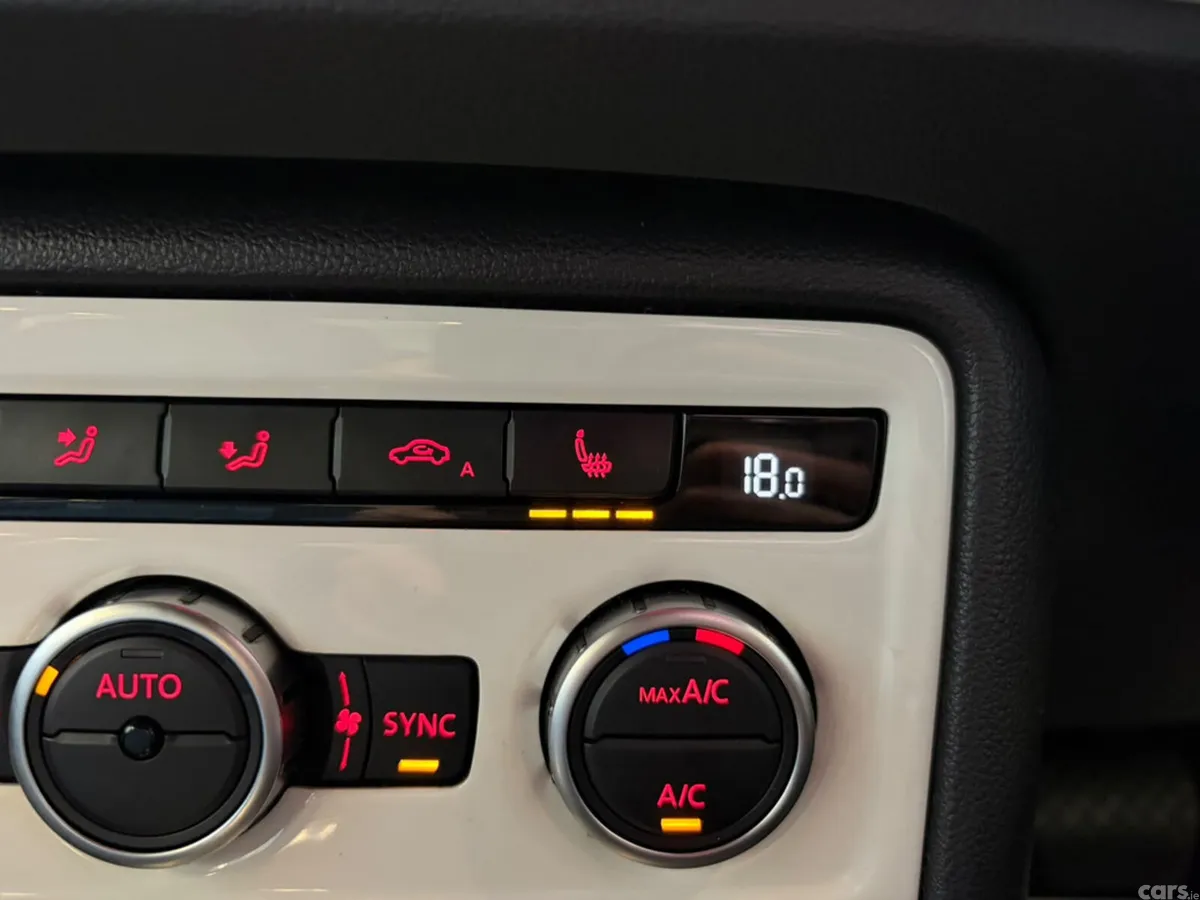 Volkswagen Beetle Hatchback, Petrol, 2013, White