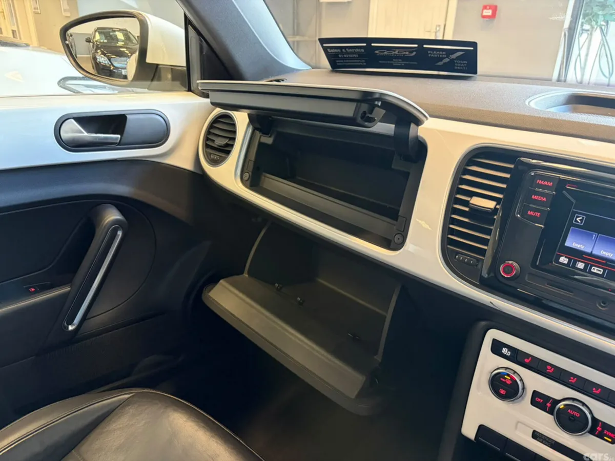 Volkswagen Beetle Hatchback, Petrol, 2013, White