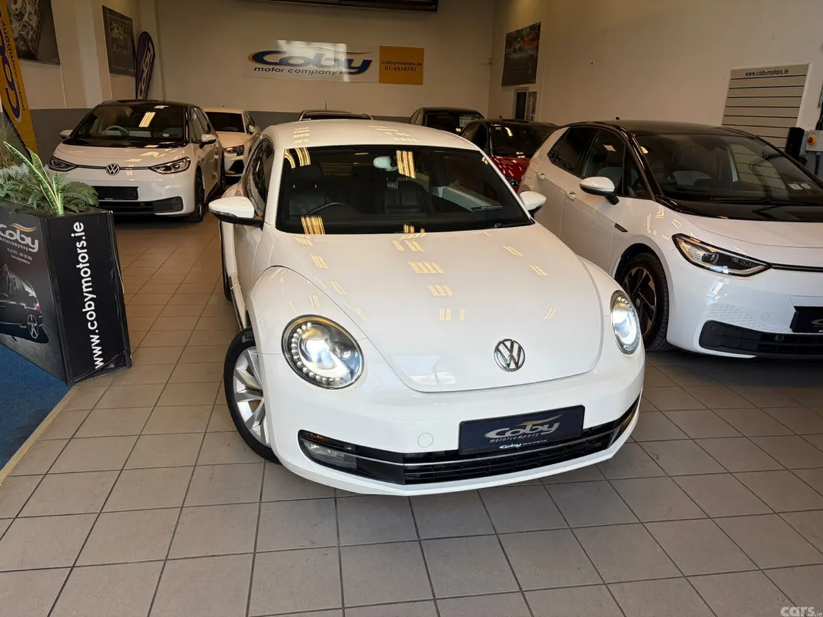 Volkswagen Beetle Hatchback, Petrol, 2013, White