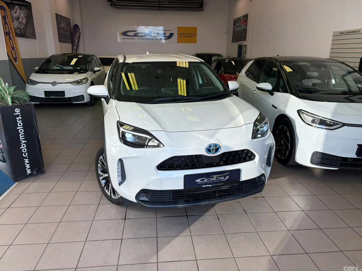 Toyota Yaris Cross Hatchback, Petrol Hybrid, 2022, White