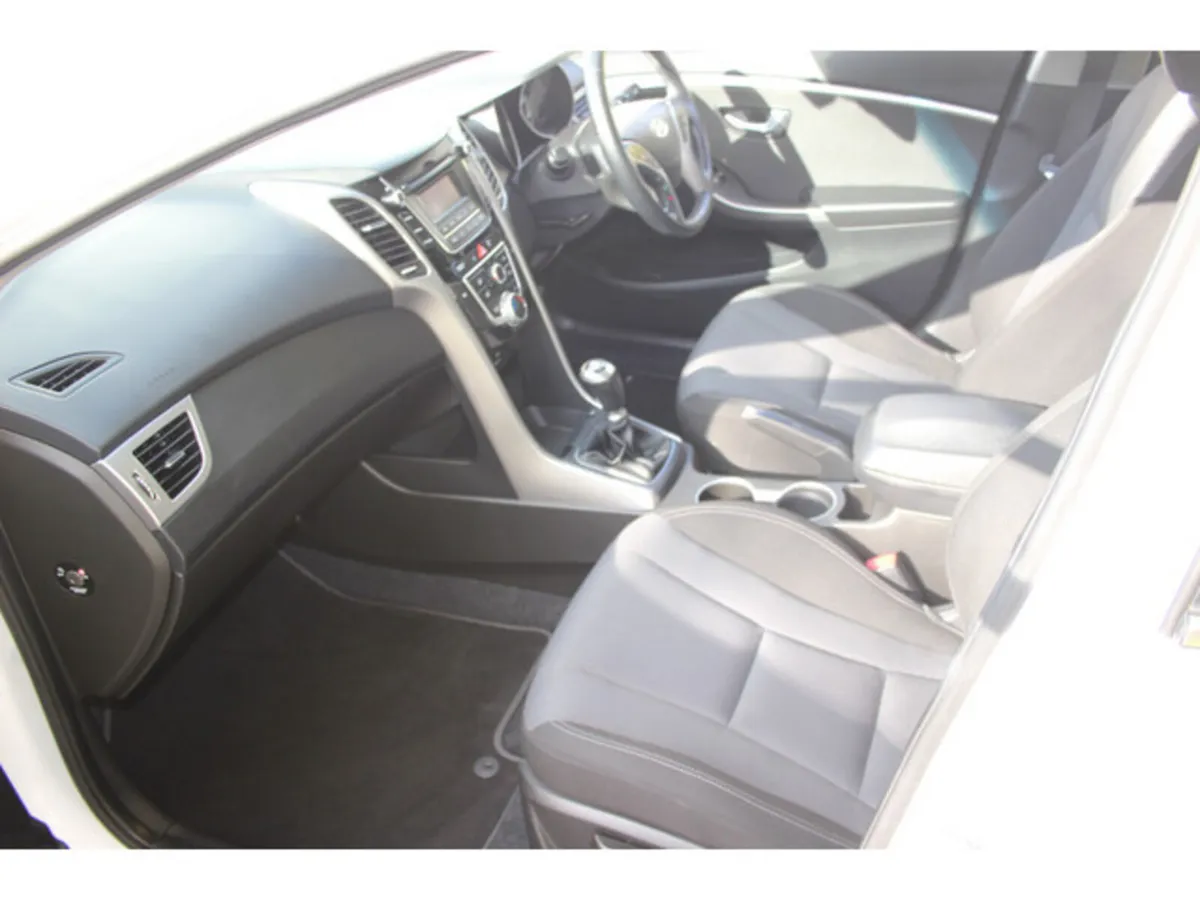 Hyundai i30 Hatchback, Diesel, 2017, White