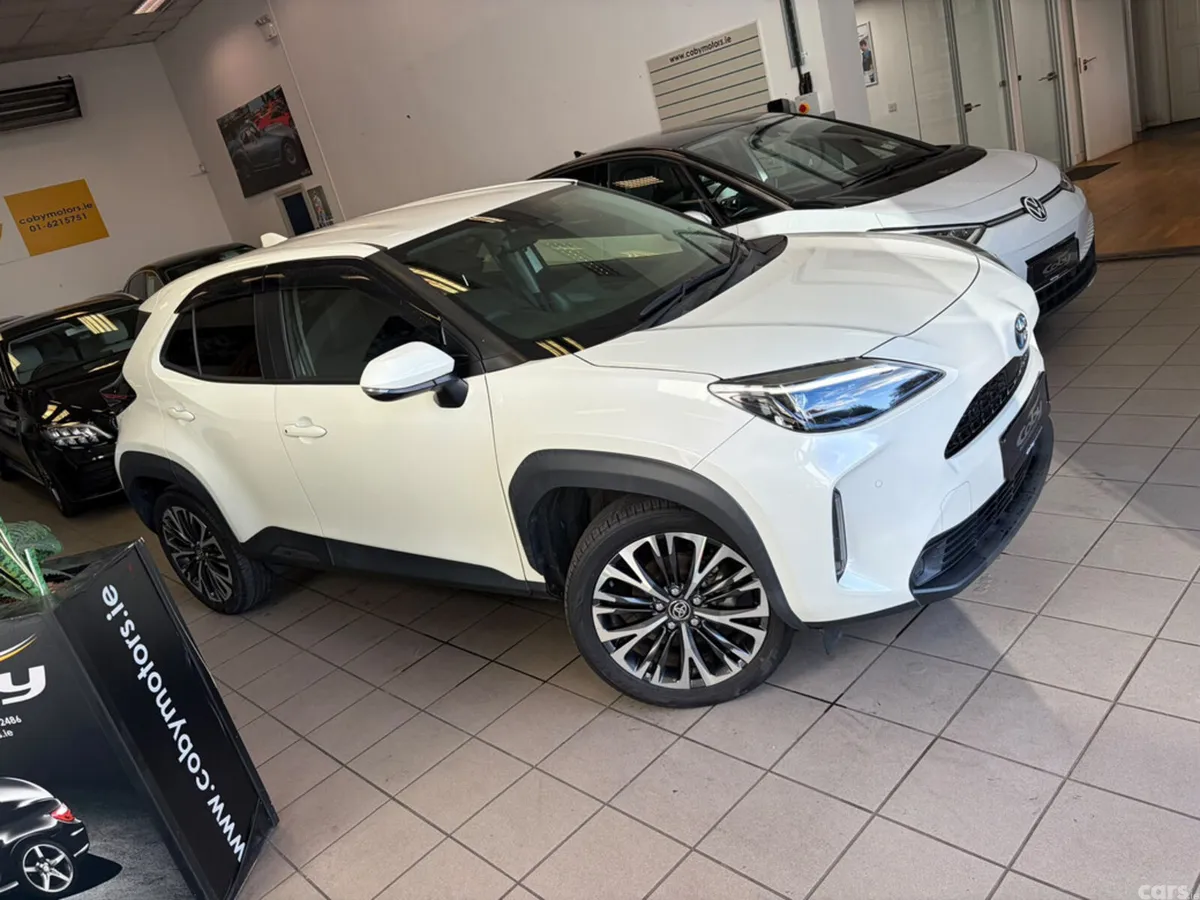 Toyota Yaris Cross Hatchback, Petrol Hybrid, 2022, White