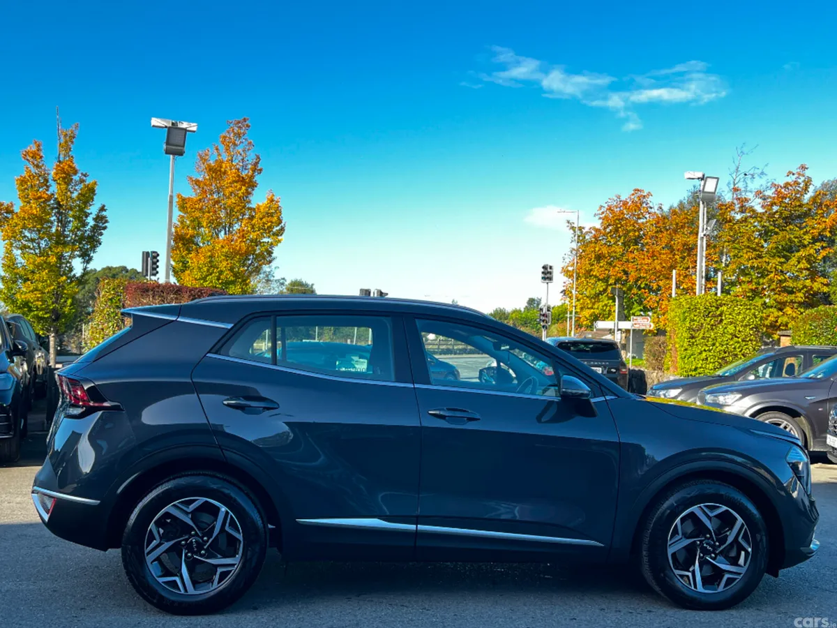 Kia Sportage MPV, Diesel, 2023, Grey