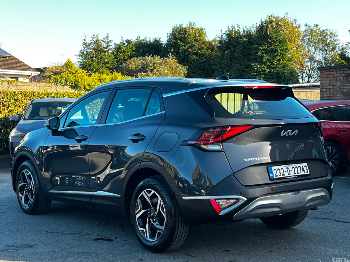 Kia Sportage MPV, Diesel, 2023, Grey