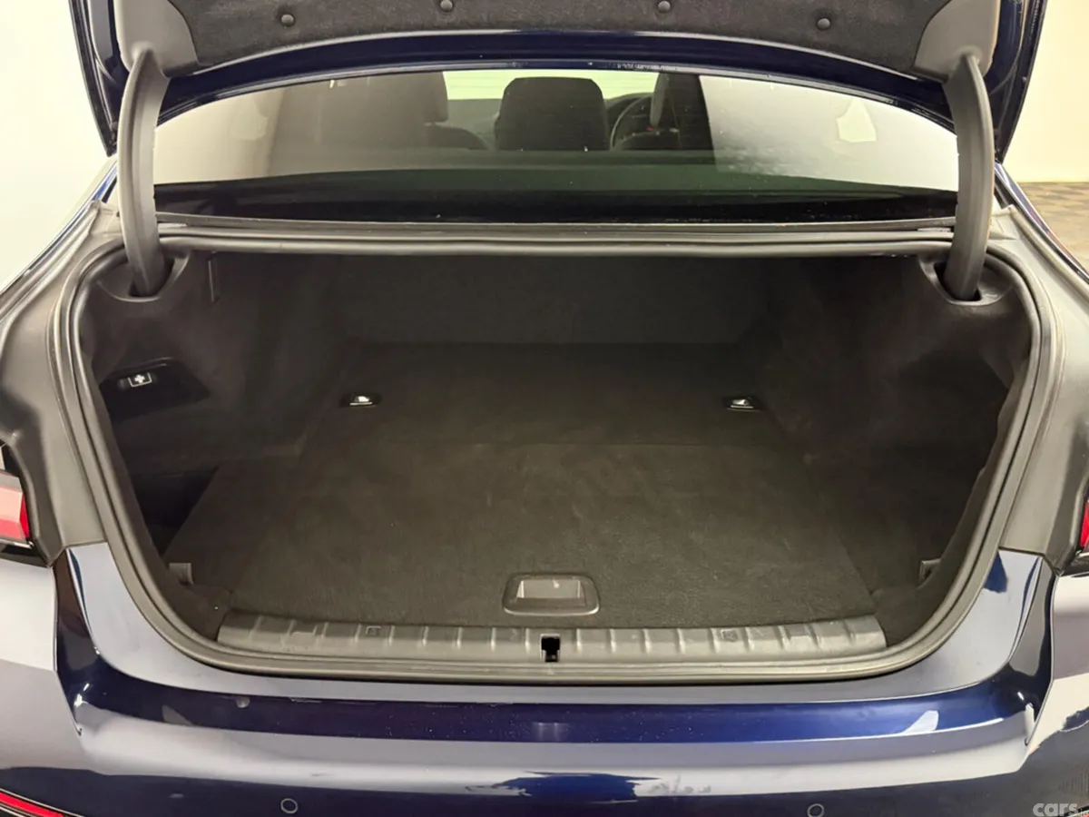 BMW 5-Series Saloon, Petrol Plug-in Hybrid, 2022, Blue