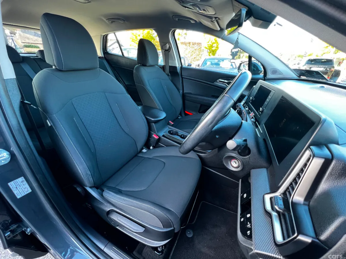 Kia Sportage MPV, Diesel, 2023, Grey