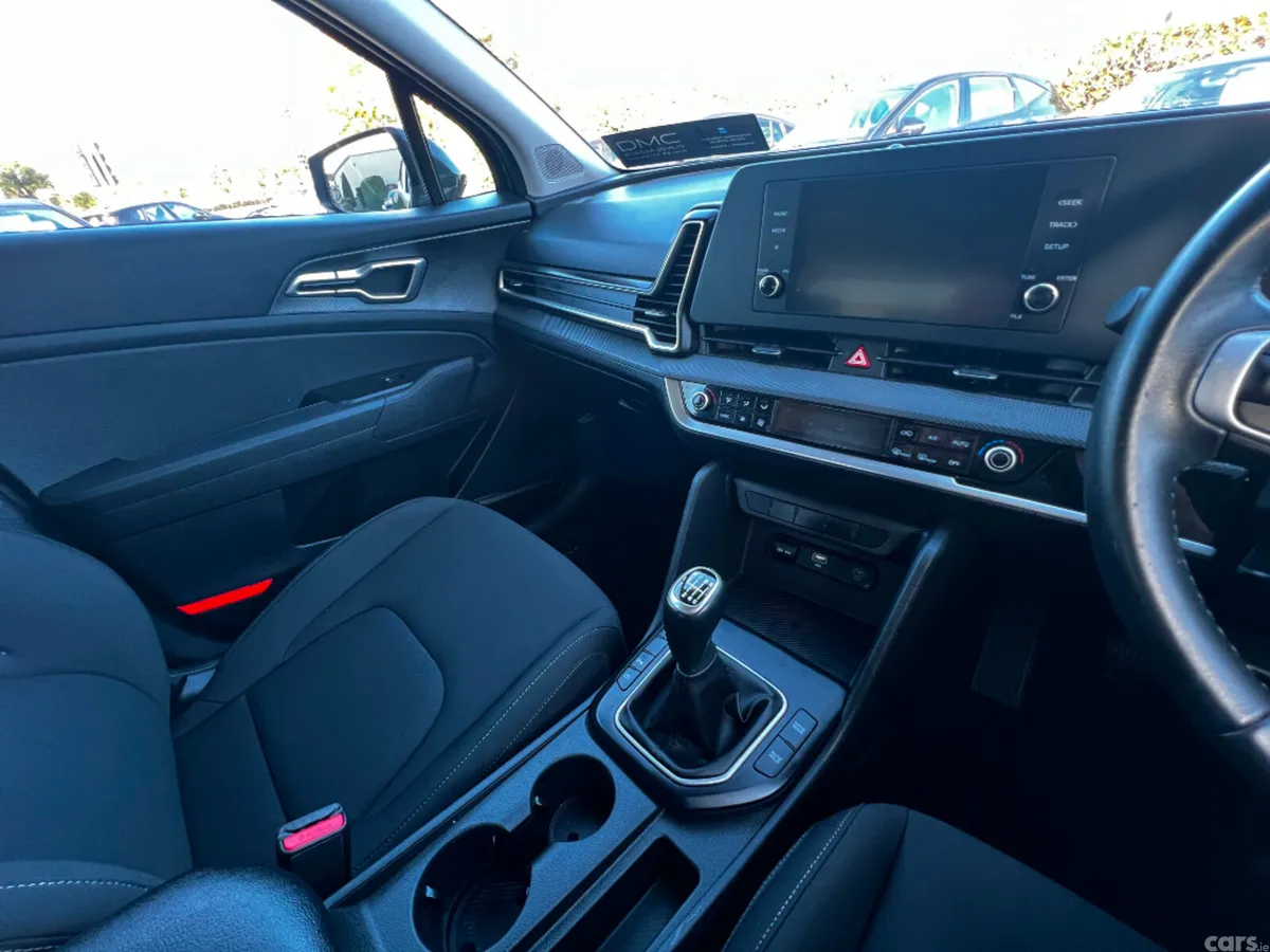 Kia Sportage MPV, Diesel, 2023, Grey