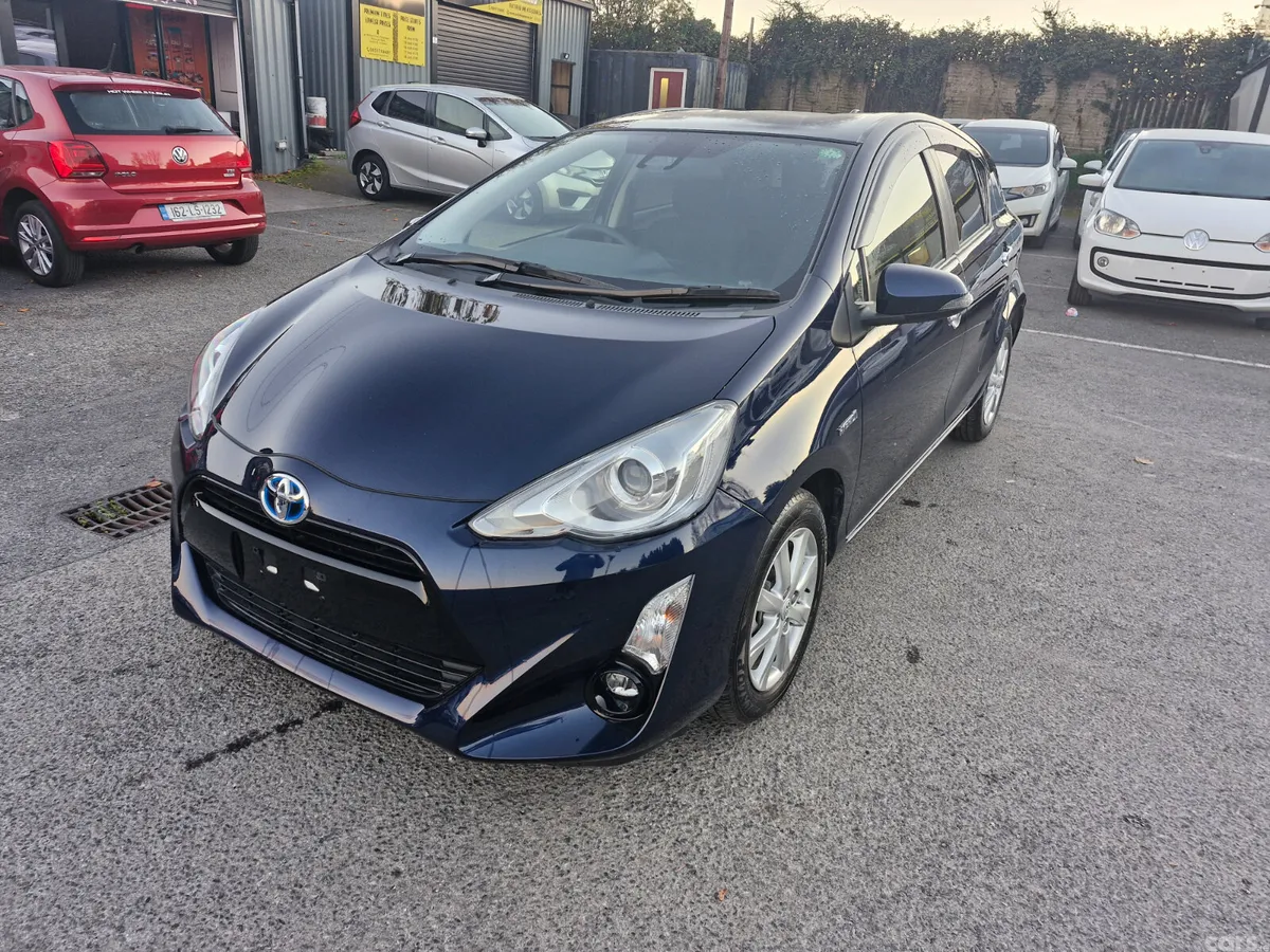 Toyota Aqua Hatchback, Petrol Hybrid, 2017, Blue