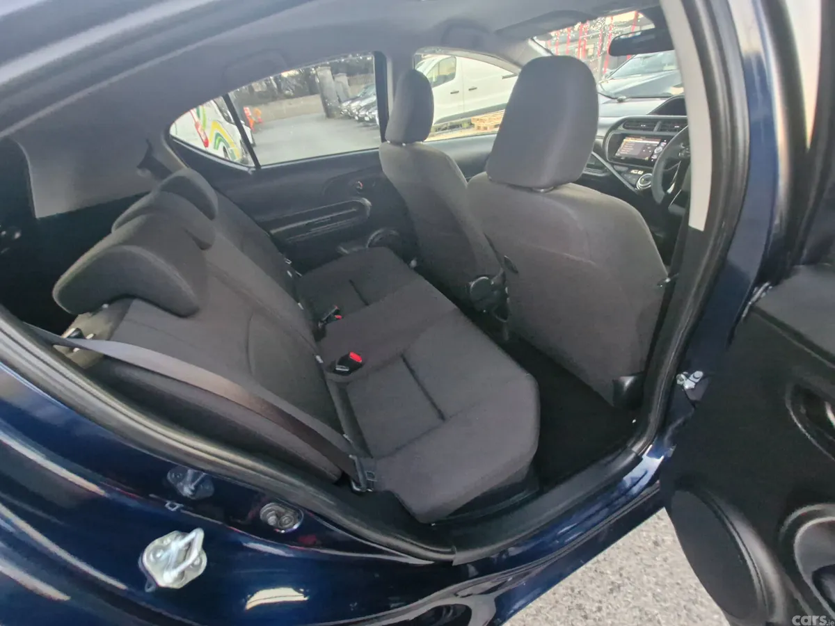Toyota Aqua Hatchback, Petrol Hybrid, 2017, Blue