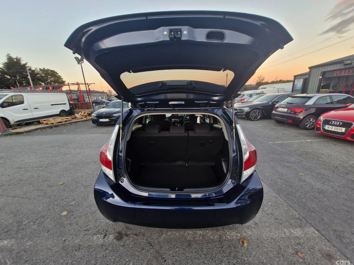 Toyota Aqua Hatchback, Petrol Hybrid, 2017, Blue