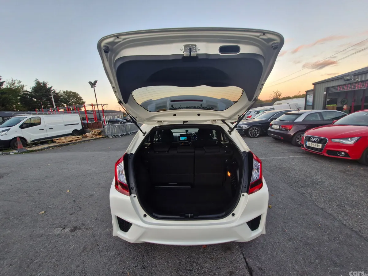 Honda Fit Hatchback, Petrol Hybrid, 2014, White