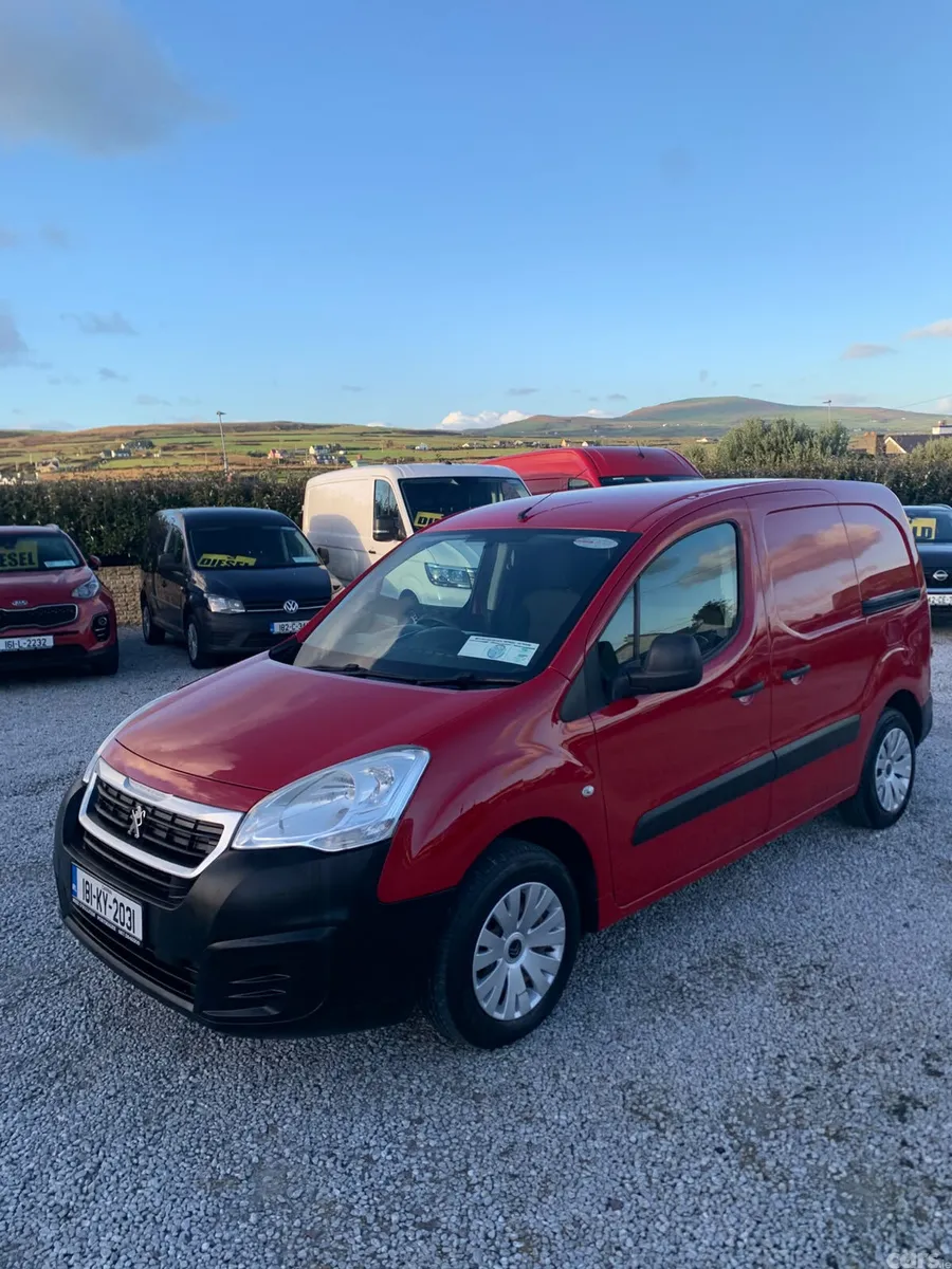 Peugeot Partner MPV, Diesel, 2018, Red