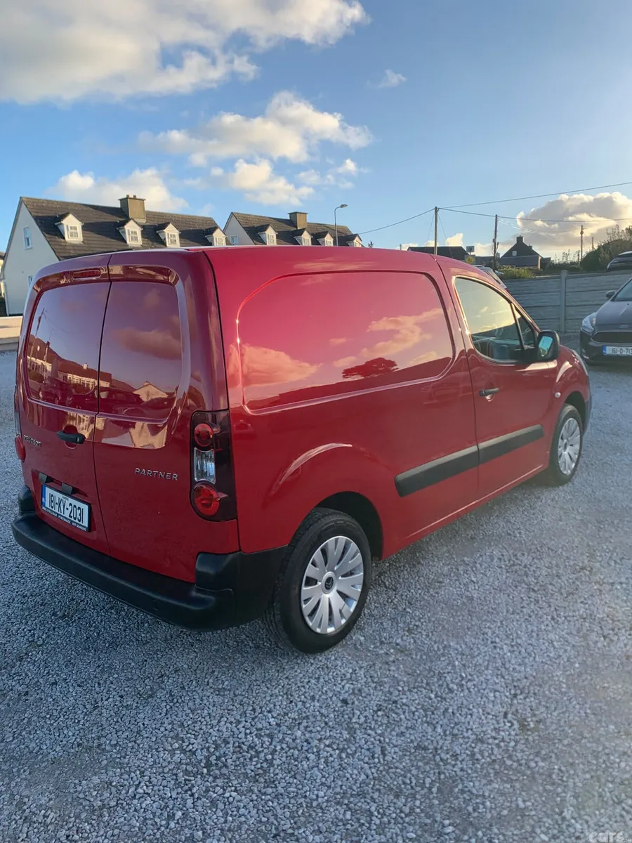 Peugeot Partner MPV, Diesel, 2018, Red