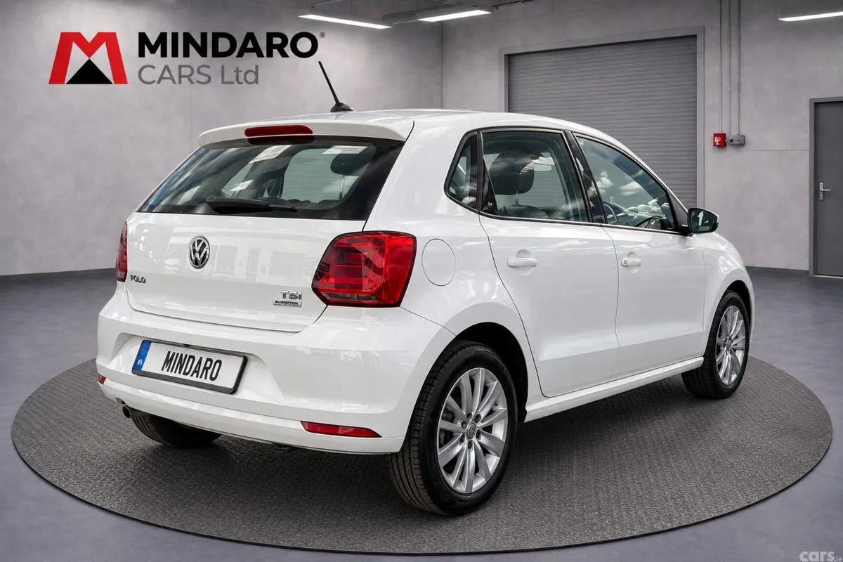 Volkswagen Polo Hatchback, Petrol, 2017, White