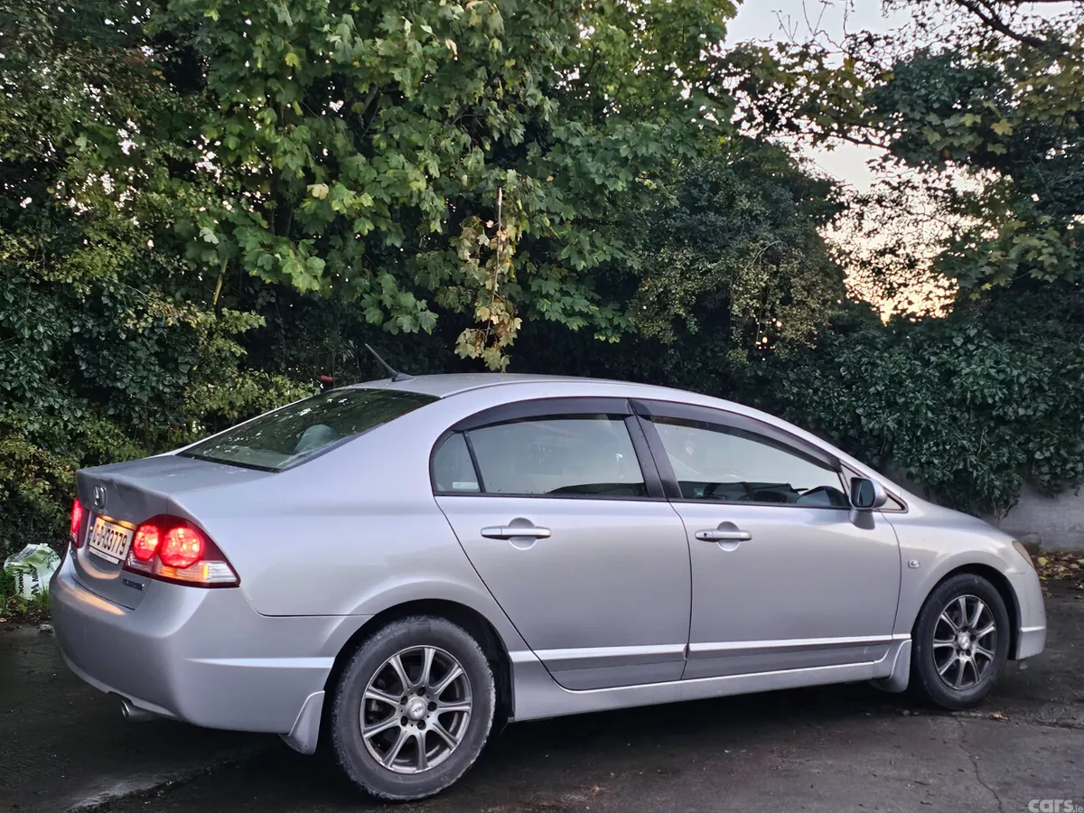 Honda Civic Saloon, Petrol Hybrid, 2010, Silver