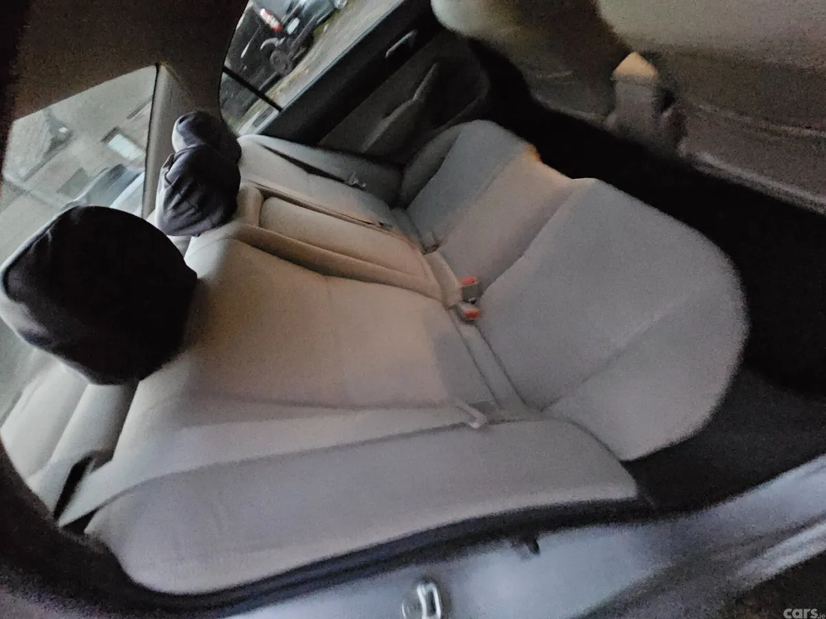 Honda Civic Saloon, Petrol Hybrid, 2010, Silver