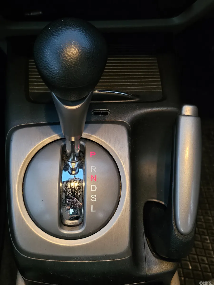 Honda Civic Saloon, Petrol Hybrid, 2010, Silver
