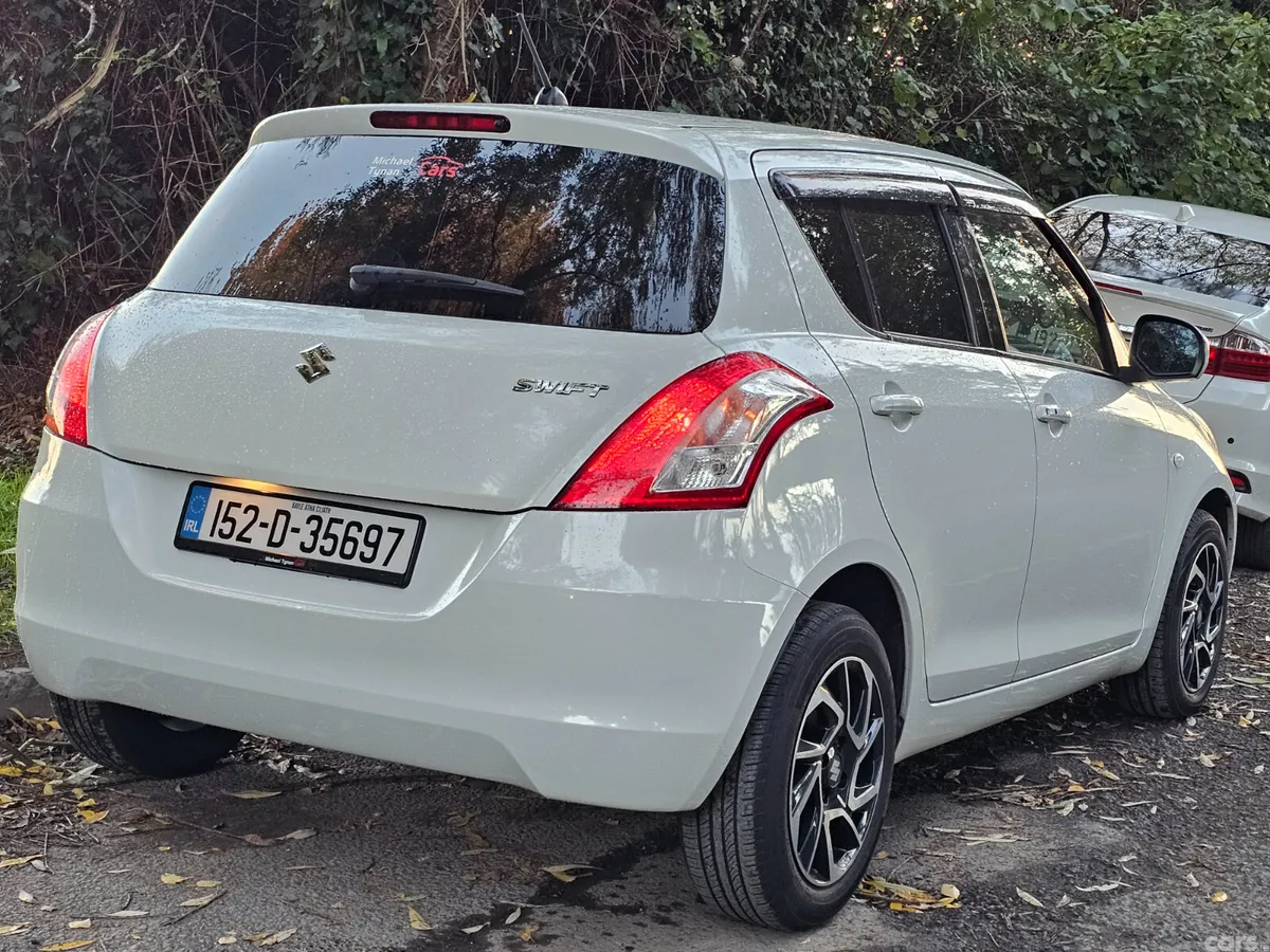 Suzuki Swift Hatchback, Petrol, 2015, White
