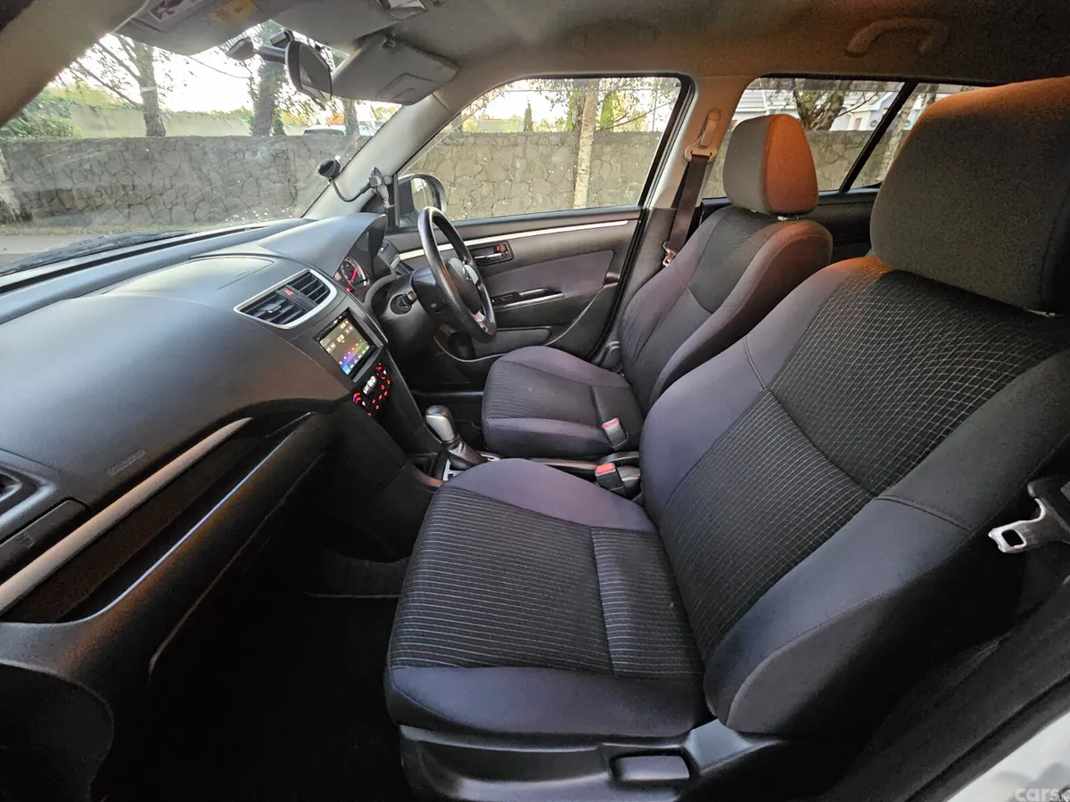 Suzuki Swift Hatchback, Petrol, 2015, White
