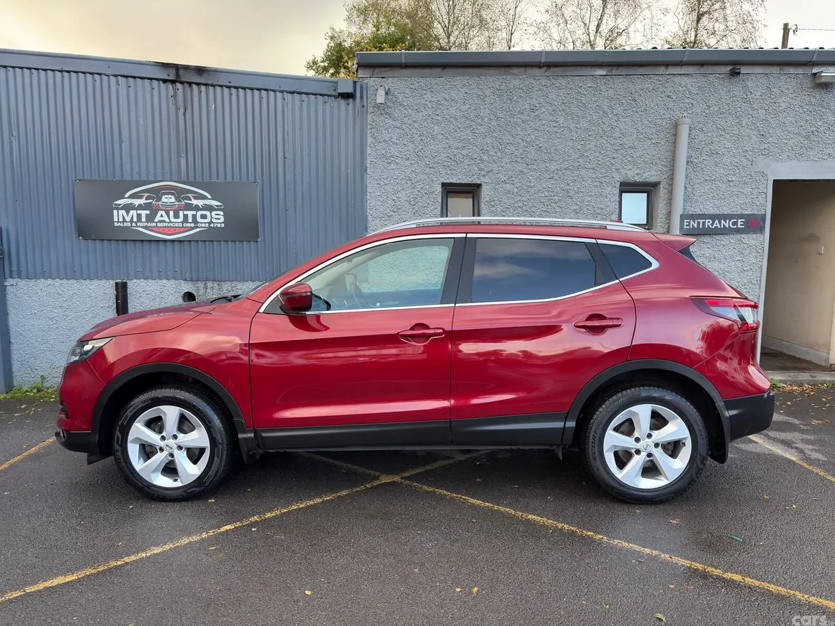 Nissan Qashqai MPV, Diesel, 2018, Red