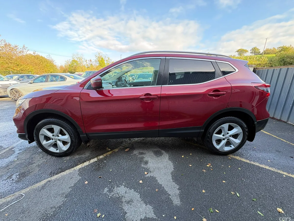 Nissan Qashqai MPV, Diesel, 2018, Red