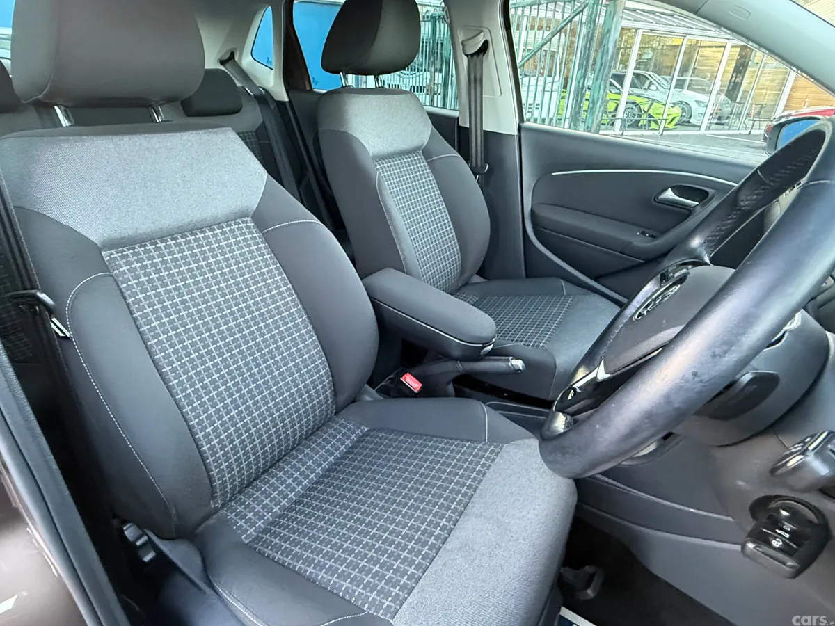 Volkswagen Polo Hatchback, Petrol, 2015, Brown