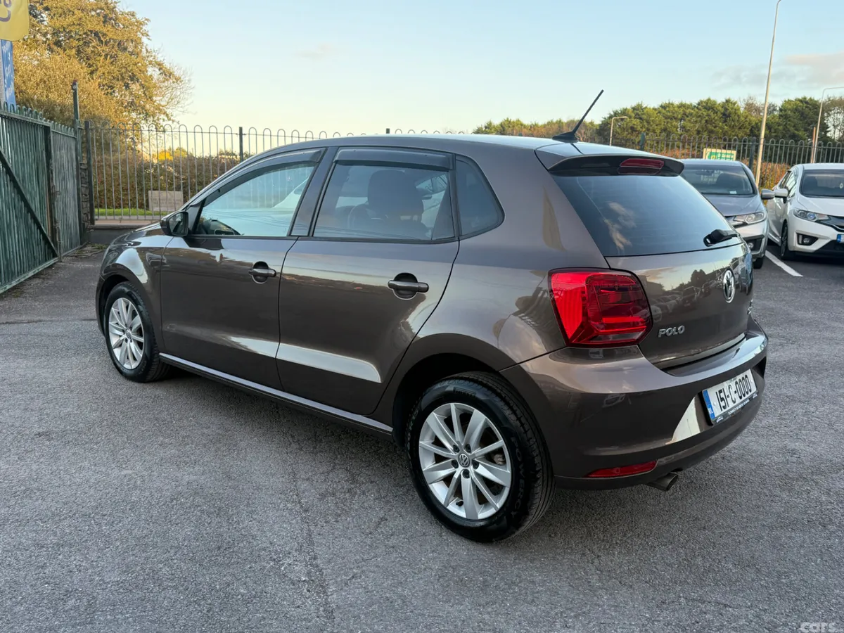 Volkswagen Polo Hatchback, Petrol, 2015, Brown