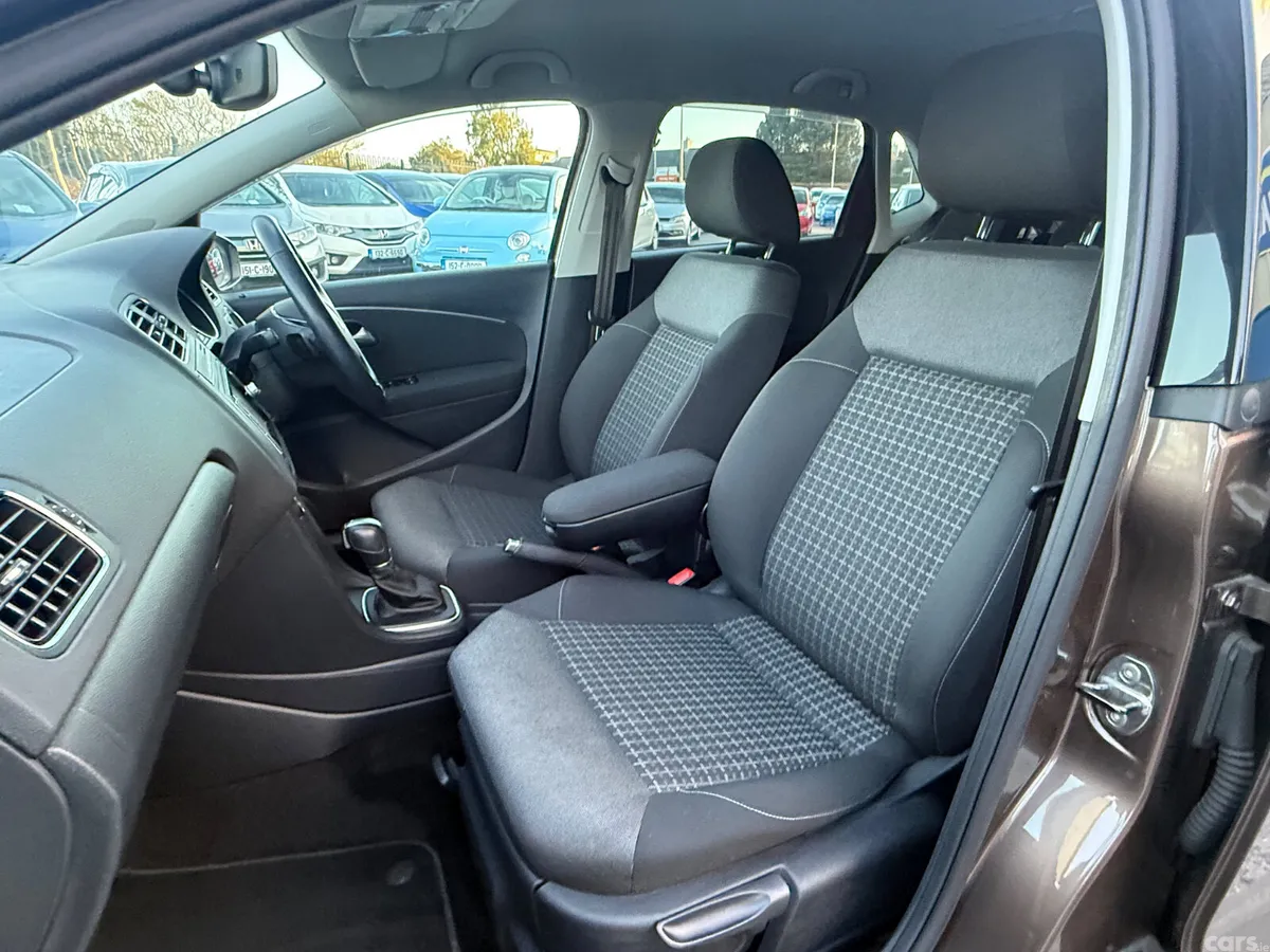 Volkswagen Polo Hatchback, Petrol, 2015, Brown