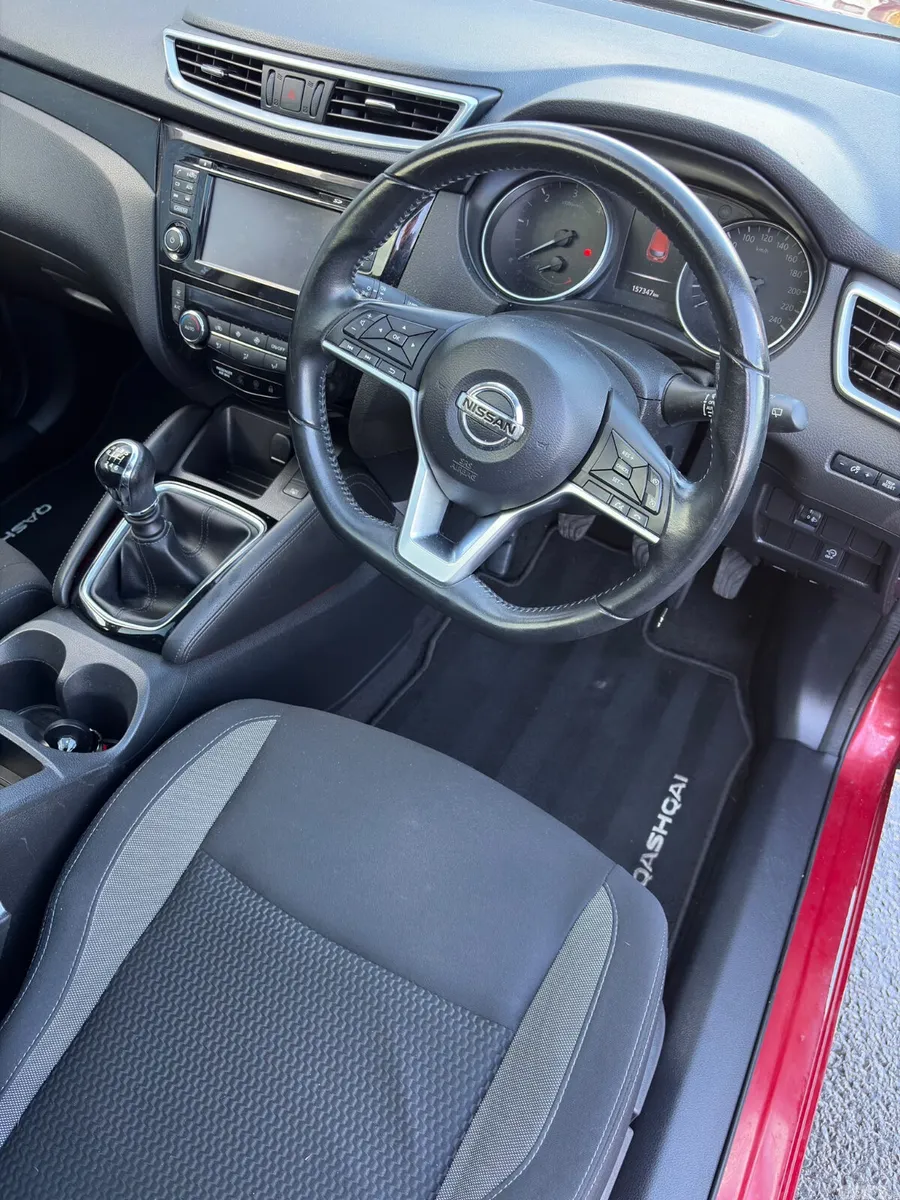 Nissan Qashqai MPV, Diesel, 2018, Red