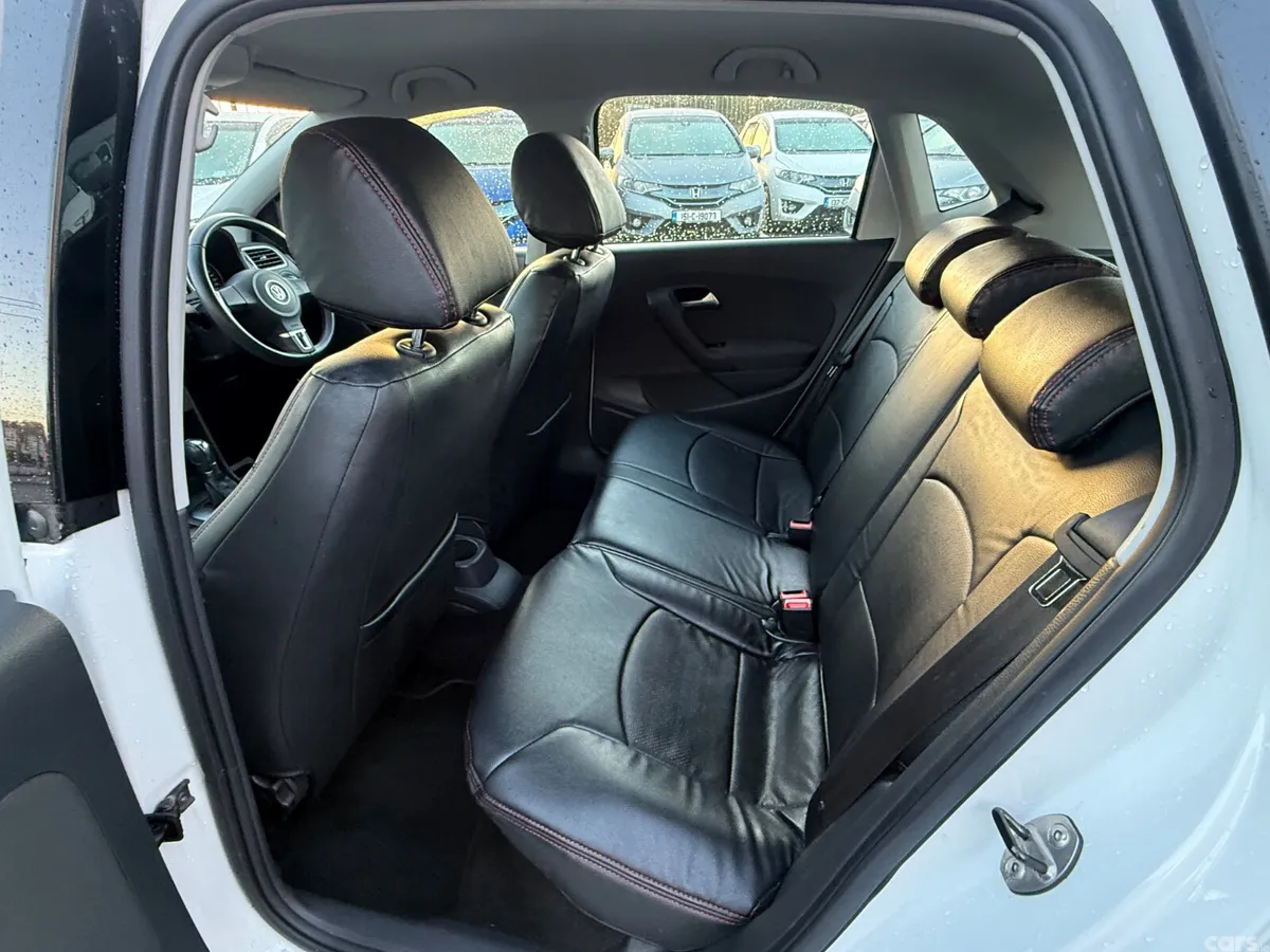 Volkswagen Polo Hatchback, Petrol, 2013, White