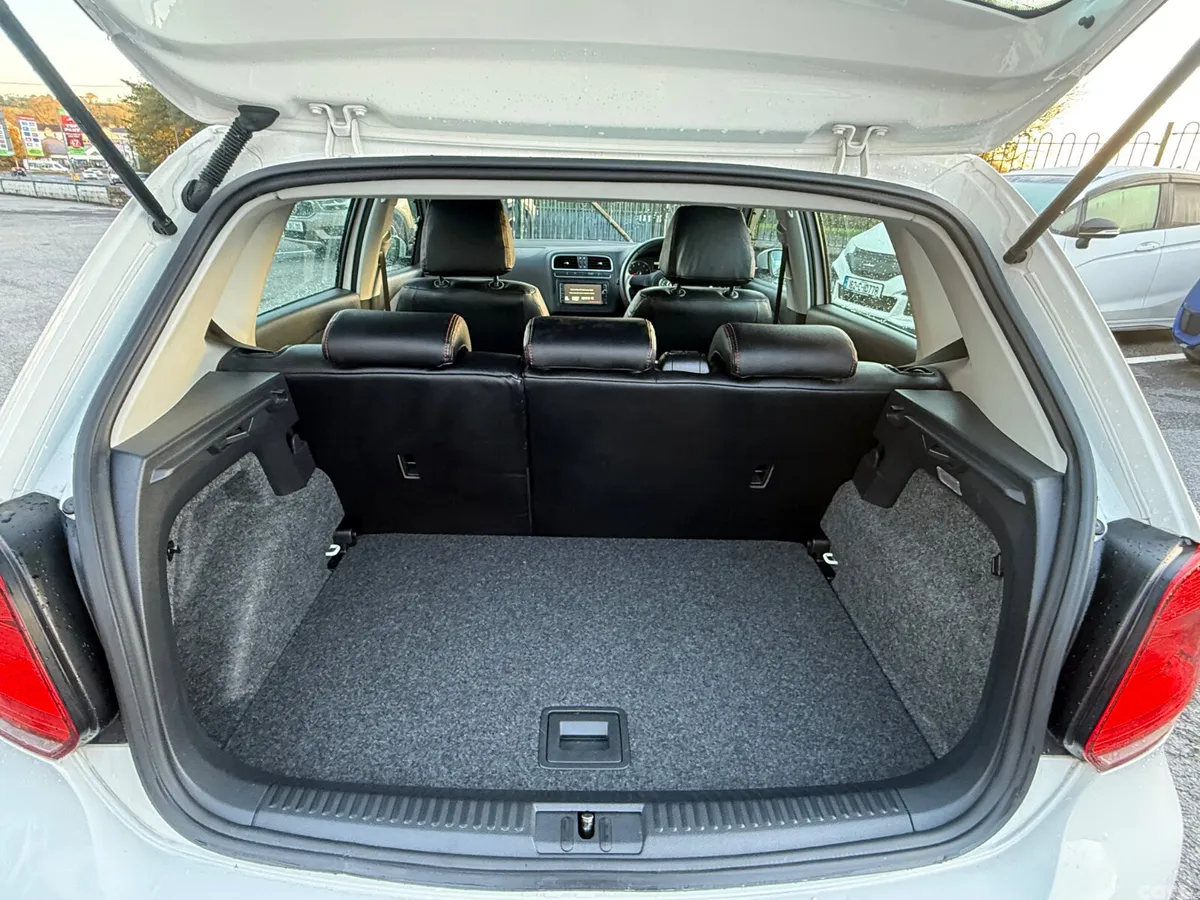 Volkswagen Polo Hatchback, Petrol, 2013, White