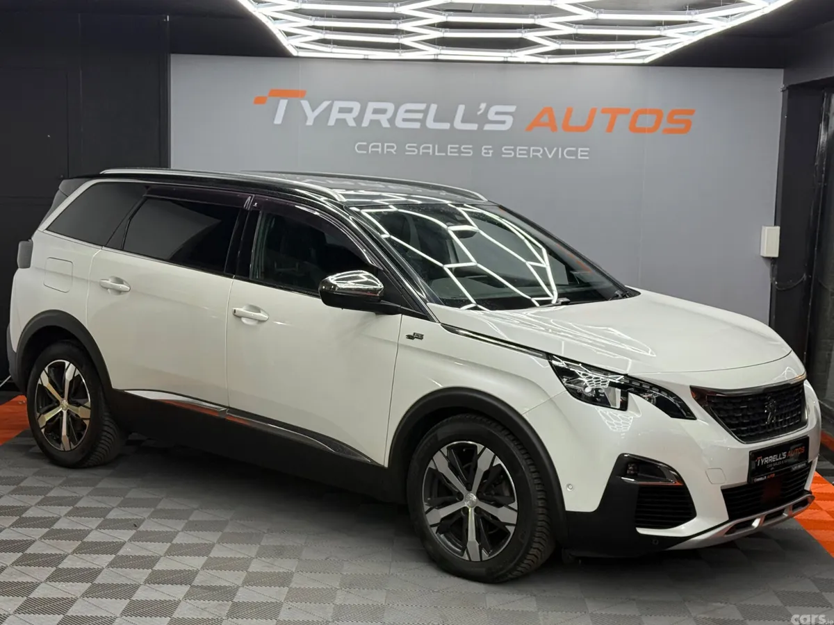 Peugeot 5008 MPV, Diesel, 2018, White